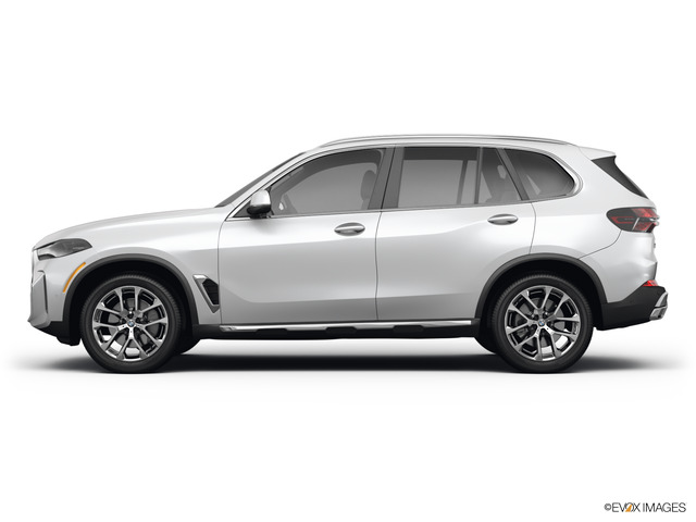 2026 BMW X5 xDrive40i · Alpine White — manufacturer studio image